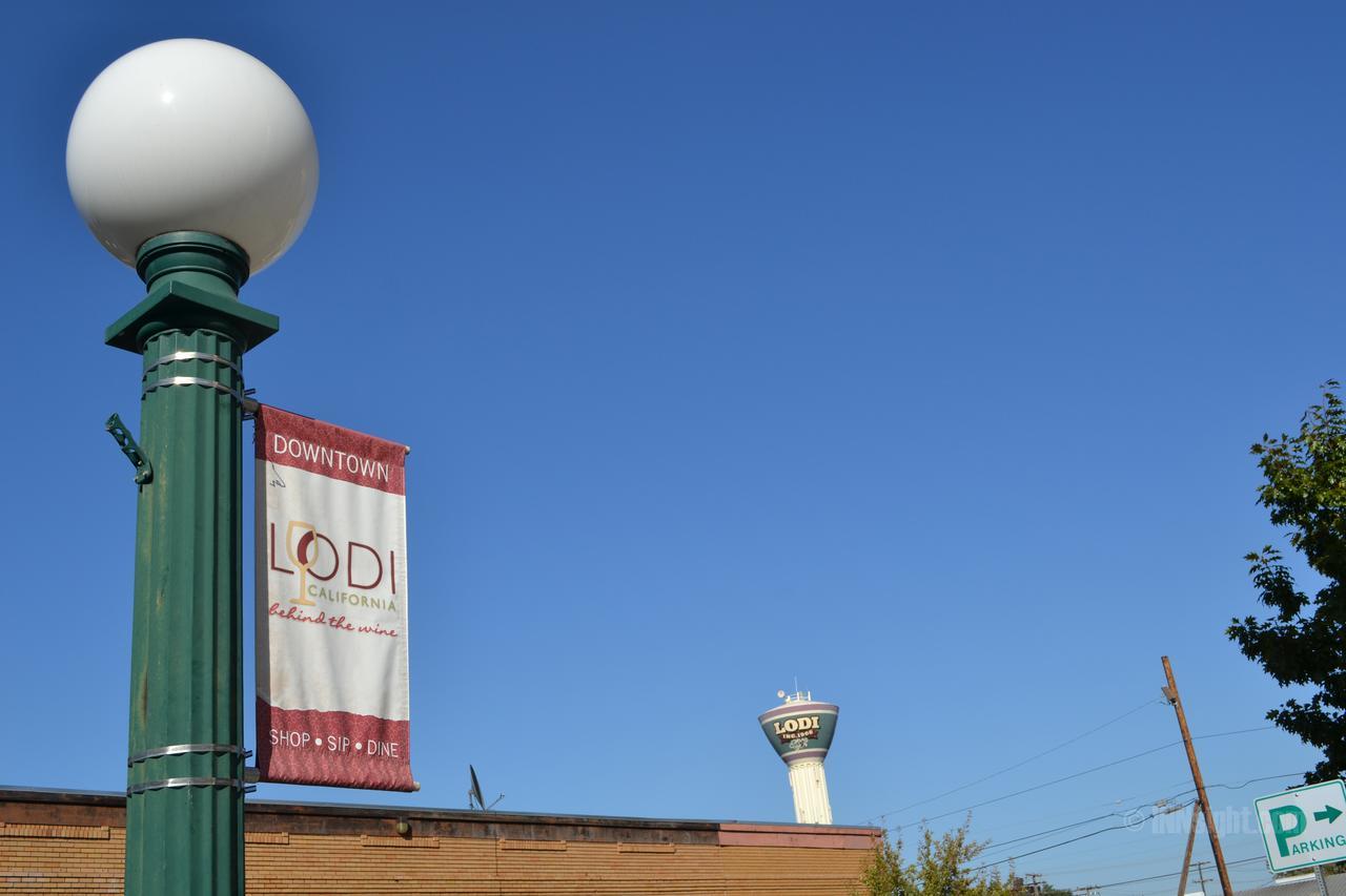 Days Inn & Suites By Wyndham Lodi Exterior photo